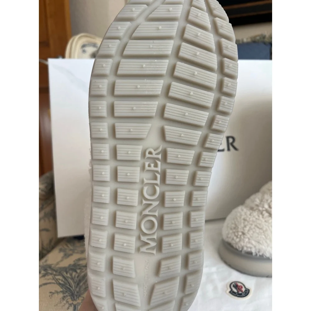 Women's Moncler White Gaia Pocket Mid Shearling Winter Boots 40 (9-10)